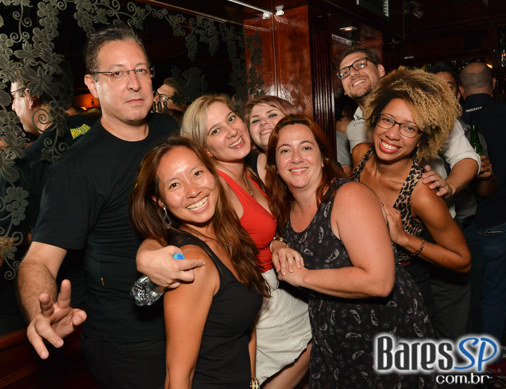 Banda Go Ahead se apresentou no palco do The Blue Pub Banda Go Ahead se apresentou no palco do The Blue Pub