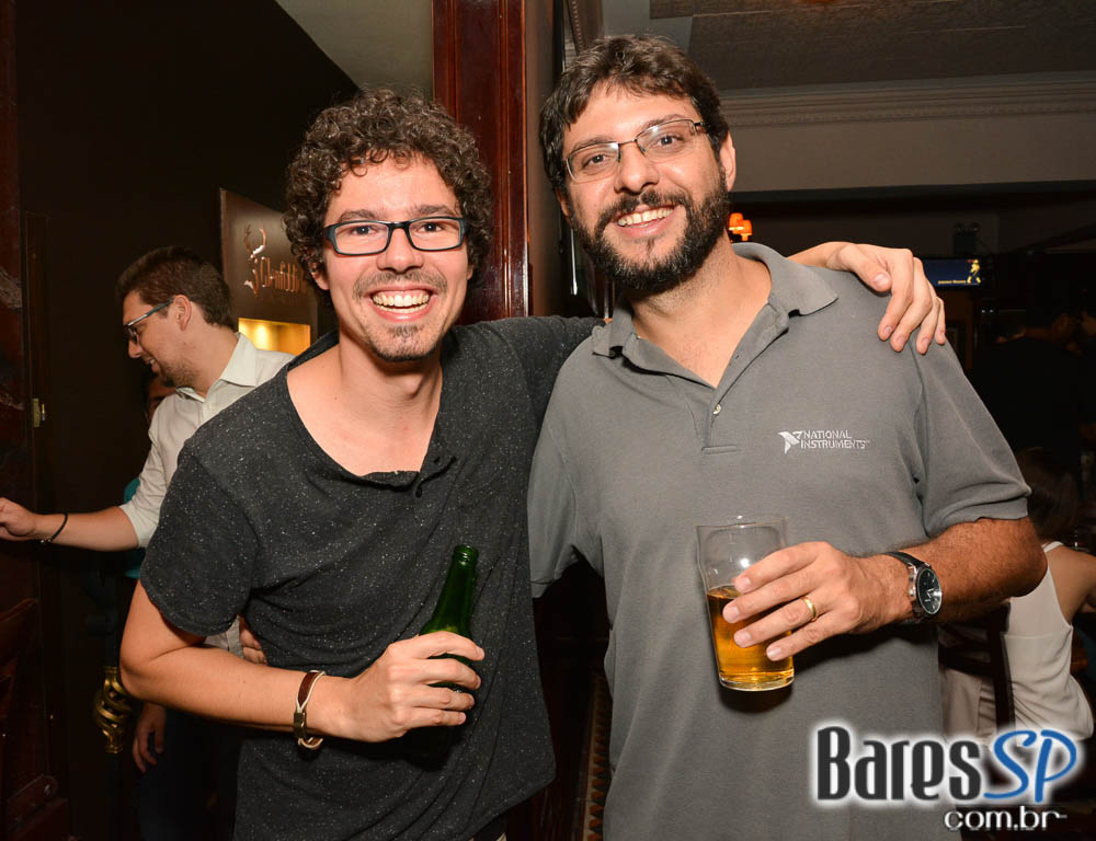 Banda Go Ahead se apresentou no palco do The Blue Pub Banda Go Ahead se apresentou no palco do The Blue Pub