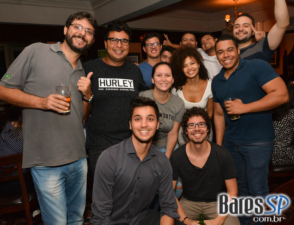 Banda Go Ahead se apresentou no palco do The Blue Pub Banda Go Ahead se apresentou no palco do The Blue Pub