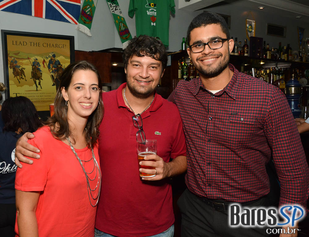 Banda Go Ahead se apresentou no palco do The Blue Pub Banda Go Ahead se apresentou no palco do The Blue Pub