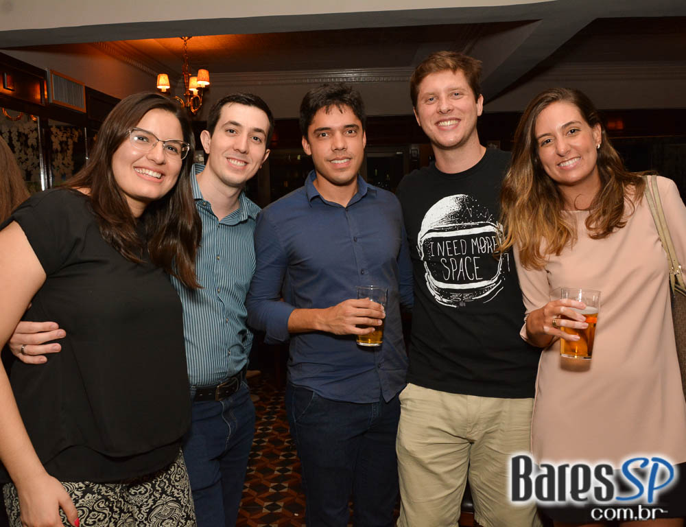 Banda Go Ahead se apresentou no palco do The Blue Pub Banda Go Ahead se apresentou no palco do The Blue Pub