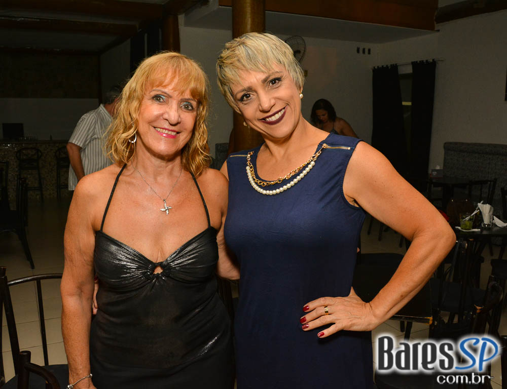 Cantor Betto Luck comandou a noite com clássicos do rock no Phenyx Club Cantor Betto Luck comandou a noite com clássicos do rock no Phenyx Club