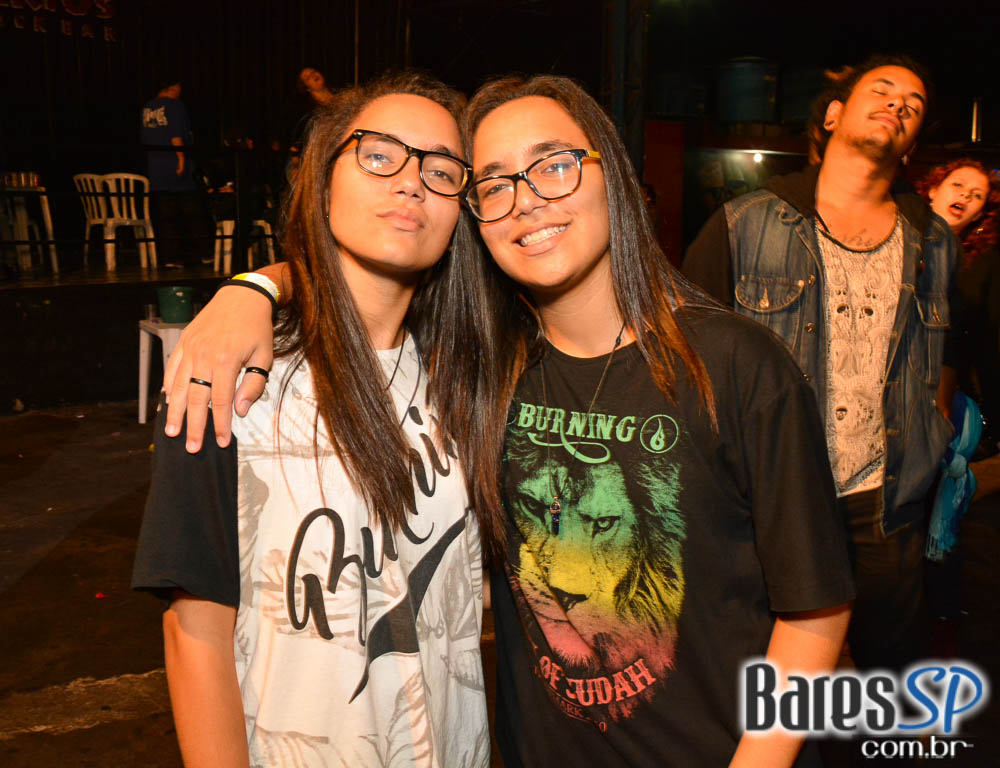 Bandas La Família 019, Ameaça, Brinquedo Torto e Hector Dub com clássicos do rock no Aquarius Rock Bar Bandas La Família 019, Ameaça, Brinquedo Torto e Hector Dub com clássicos do rock no Aquarius Rock Bar