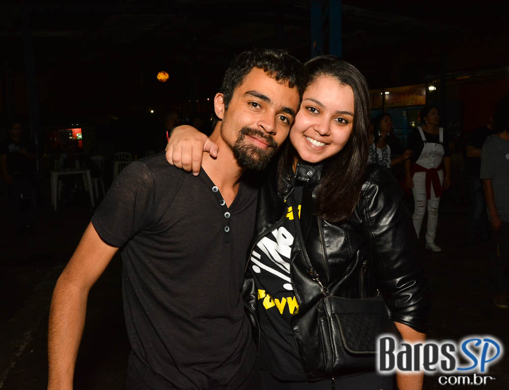 Bandas La Família 019, Ameaça, Brinquedo Torto e Hector Dub com clássicos do rock no Aquarius Rock Bar Bandas La Família 019, Ameaça, Brinquedo Torto e Hector Dub com clássicos do rock no Aquarius Rock Bar