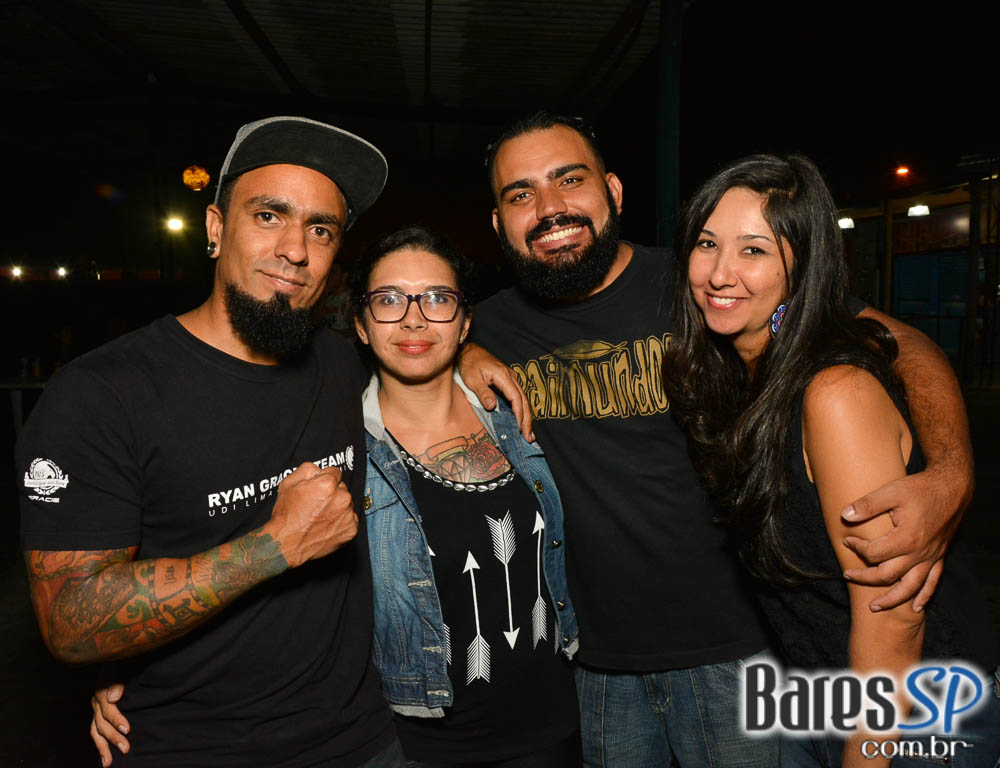 Bandas La Família 019, Ameaça, Brinquedo Torto e Hector Dub com clássicos do rock no Aquarius Rock Bar Bandas La Família 019, Ameaça, Brinquedo Torto e Hector Dub com clássicos do rock no Aquarius Rock Bar