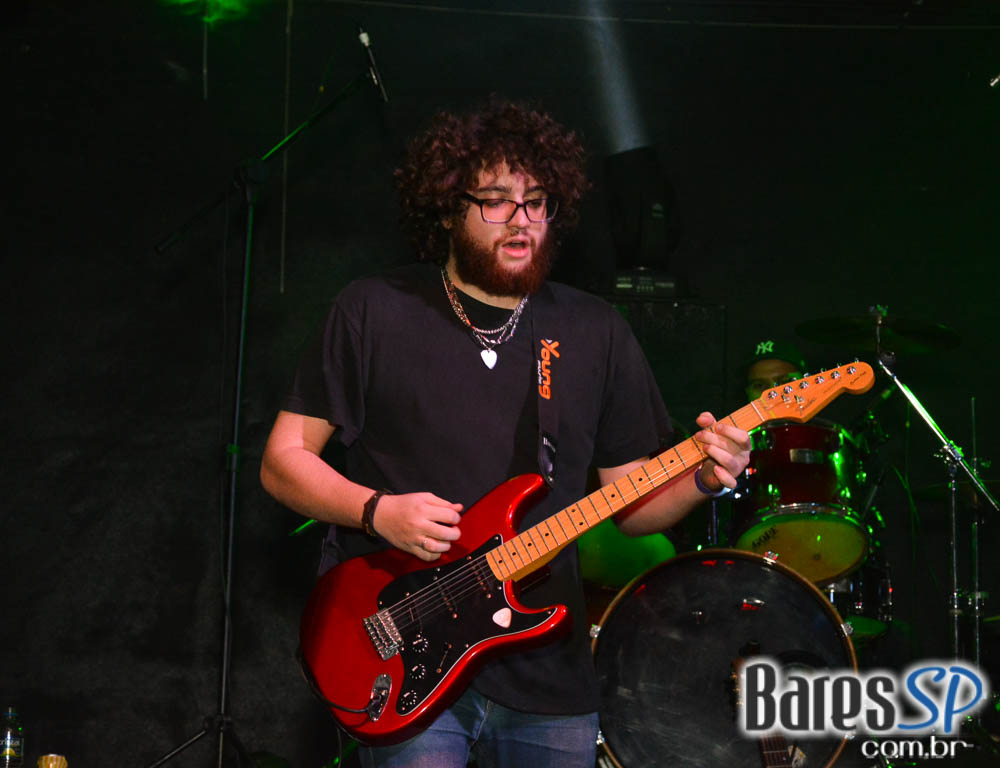 Bandas La Família 019, Ameaça, Brinquedo Torto e Hector Dub com clássicos do rock no Aquarius Rock Bar Bandas La Família 019, Ameaça, Brinquedo Torto e Hector Dub com clássicos do rock no Aquarius Rock Bar