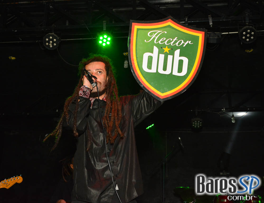 Bandas La Família 019, Ameaça, Brinquedo Torto e Hector Dub com clássicos do rock no Aquarius Rock Bar Bandas La Família 019, Ameaça, Brinquedo Torto e Hector Dub com clássicos do rock no Aquarius Rock Bar