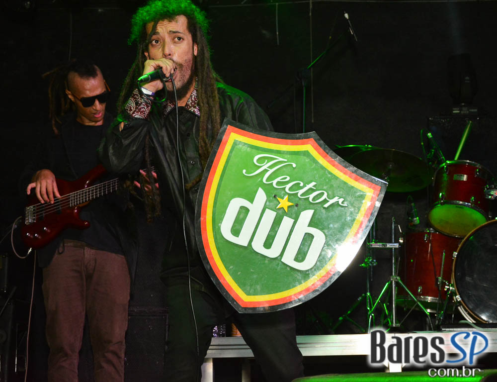 Bandas La Família 019, Ameaça, Brinquedo Torto e Hector Dub com clássicos do rock no Aquarius Rock Bar Bandas La Família 019, Ameaça, Brinquedo Torto e Hector Dub com clássicos do rock no Aquarius Rock Bar