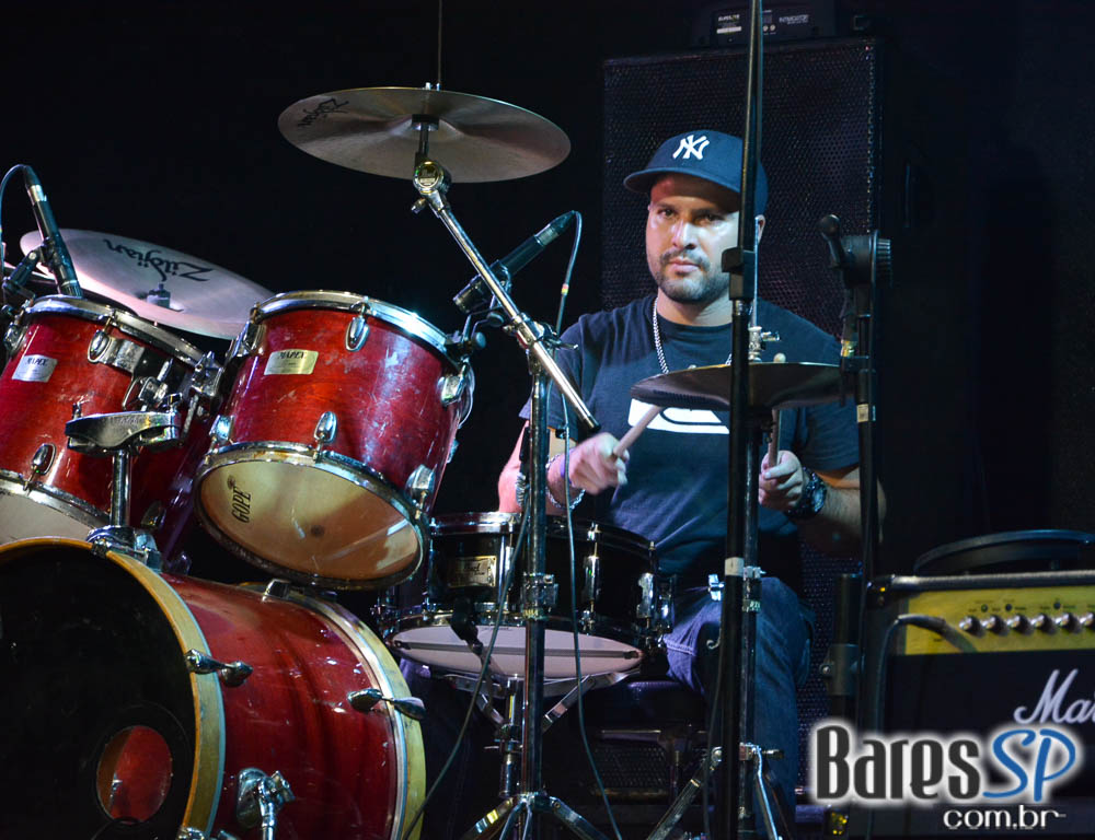 Bandas La Família 019, Ameaça, Brinquedo Torto e Hector Dub com clássicos do rock no Aquarius Rock Bar Bandas La Família 019, Ameaça, Brinquedo Torto e Hector Dub com clássicos do rock no Aquarius Rock Bar