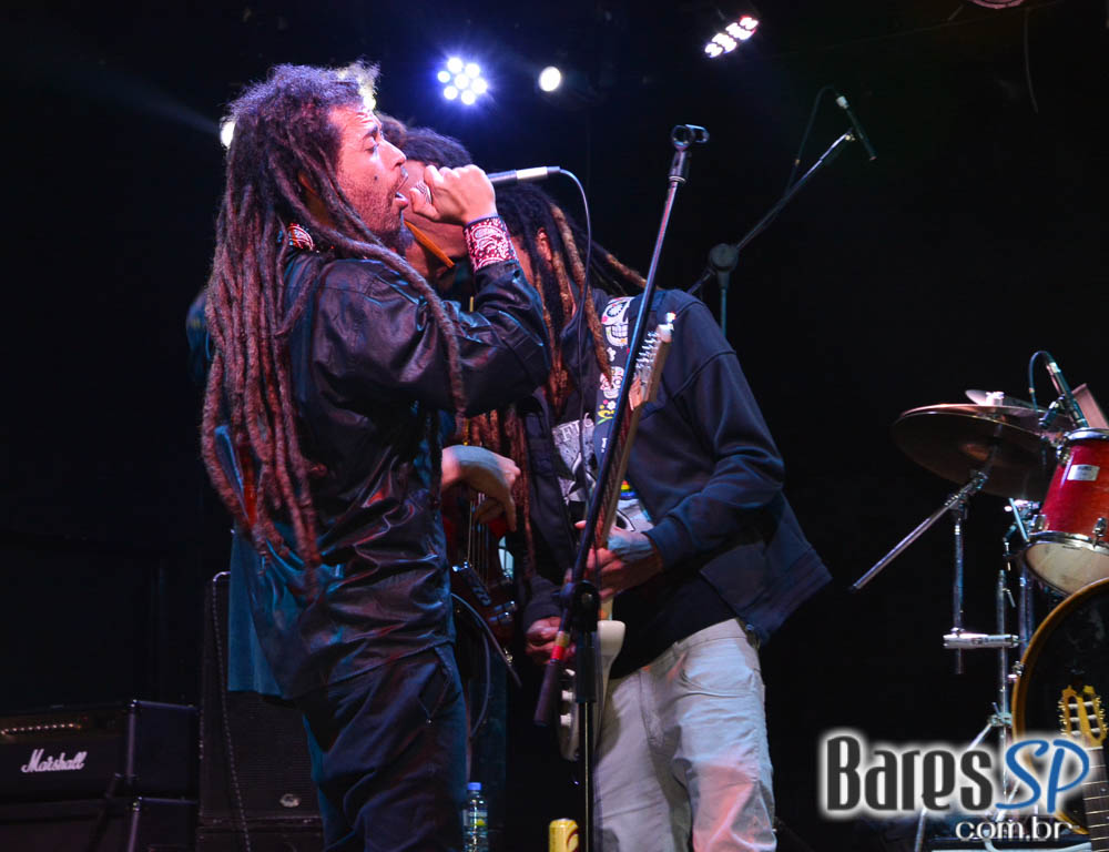 Bandas La Família 019, Ameaça, Brinquedo Torto e Hector Dub com clássicos do rock no Aquarius Rock Bar Bandas La Família 019, Ameaça, Brinquedo Torto e Hector Dub com clássicos do rock no Aquarius Rock Bar