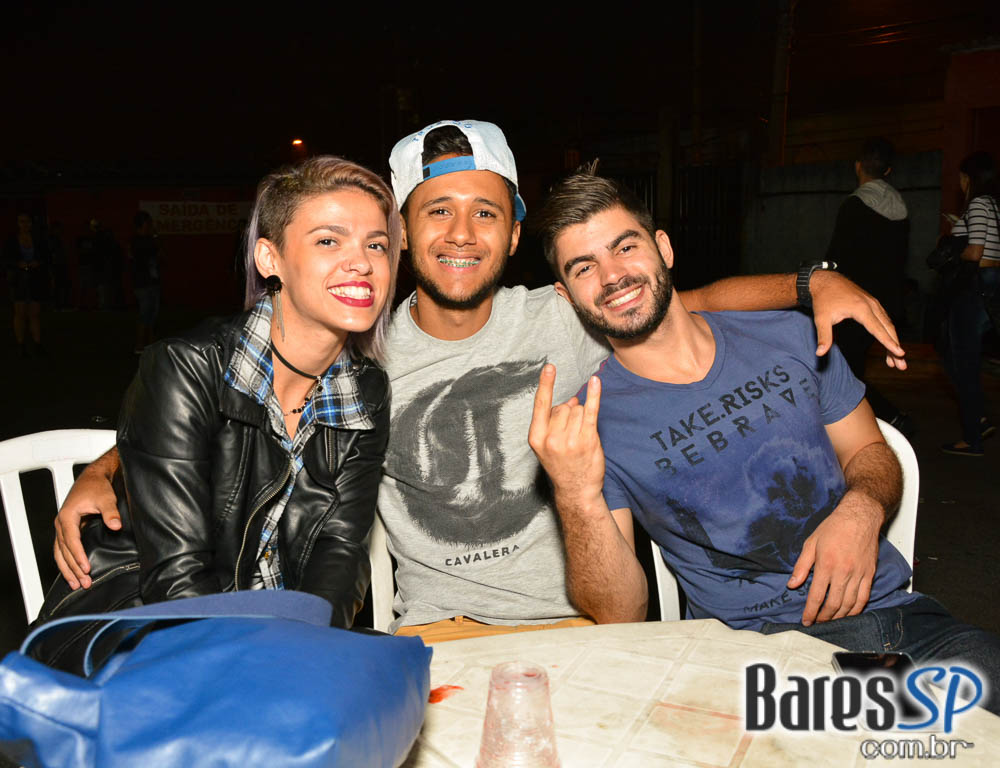 Bandas La Família 019, Ameaça, Brinquedo Torto e Hector Dub com clássicos do rock no Aquarius Rock Bar Bandas La Família 019, Ameaça, Brinquedo Torto e Hector Dub com clássicos do rock no Aquarius Rock Bar