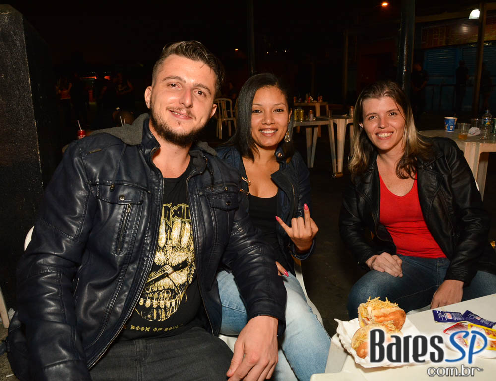Bandas La Família 019, Ameaça, Brinquedo Torto e Hector Dub com clássicos do rock no Aquarius Rock Bar Bandas La Família 019, Ameaça, Brinquedo Torto e Hector Dub com clássicos do rock no Aquarius Rock Bar