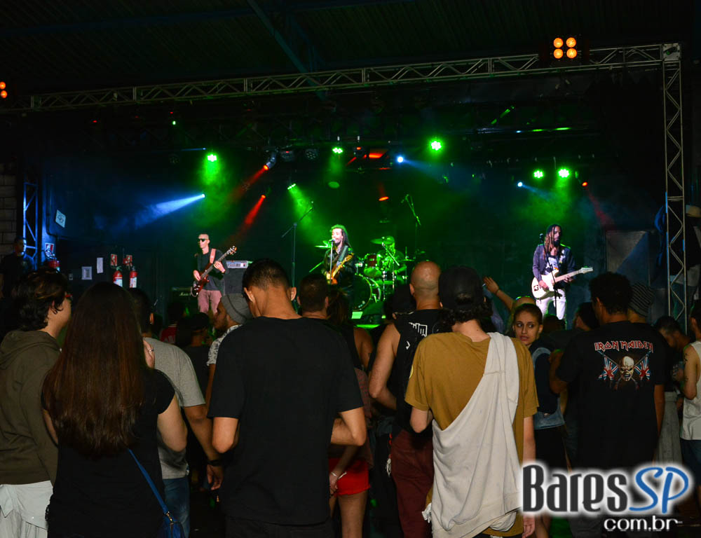 Bandas La Família 019, Ameaça, Brinquedo Torto e Hector Dub com clássicos do rock no Aquarius Rock Bar Bandas La Família 019, Ameaça, Brinquedo Torto e Hector Dub com clássicos do rock no Aquarius Rock Bar