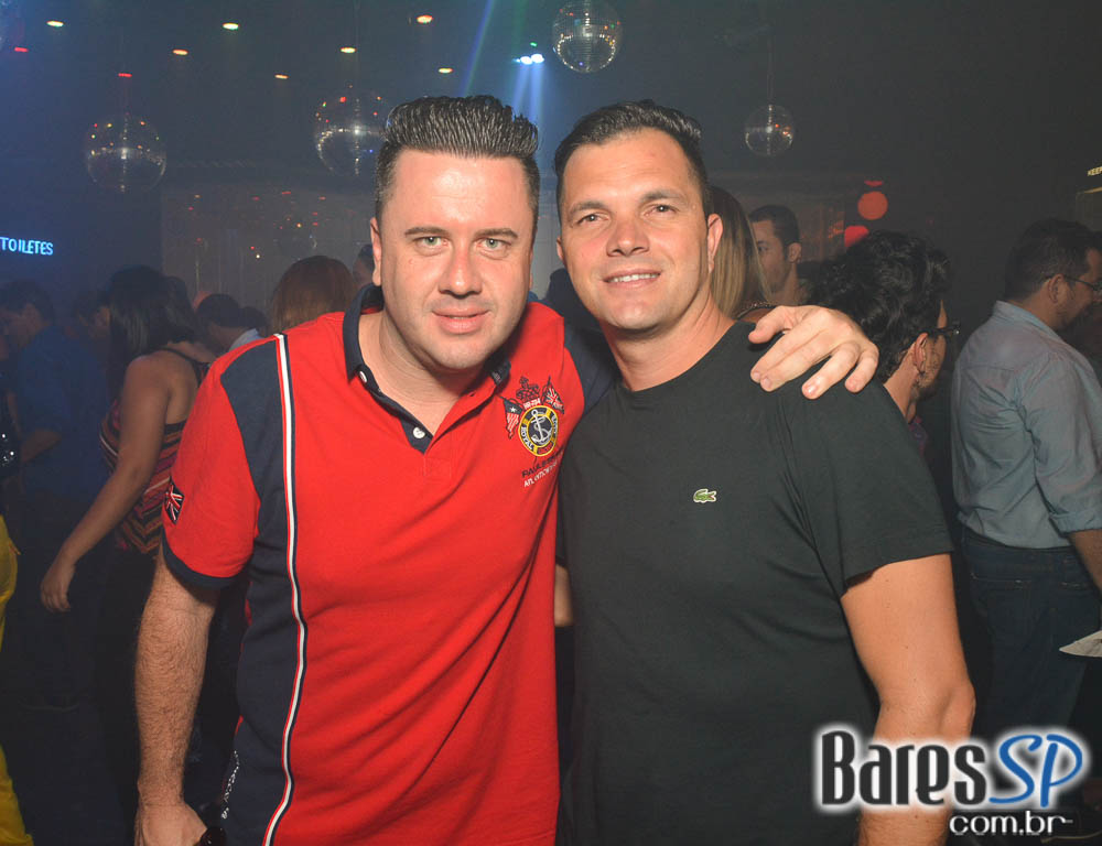 Noite da Cerveja Budweiser agitou a sexta-feira do Akbar Lounge e Disco Noite da Cerveja Budweiser agitou a sexta-feira do Akbar Lounge e Disco