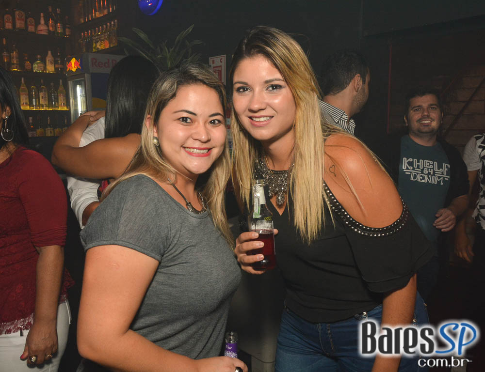 Noite da Cerveja Budweiser agitou a sexta-feira do Akbar Lounge e Disco Noite da Cerveja Budweiser agitou a sexta-feira do Akbar Lounge e Disco