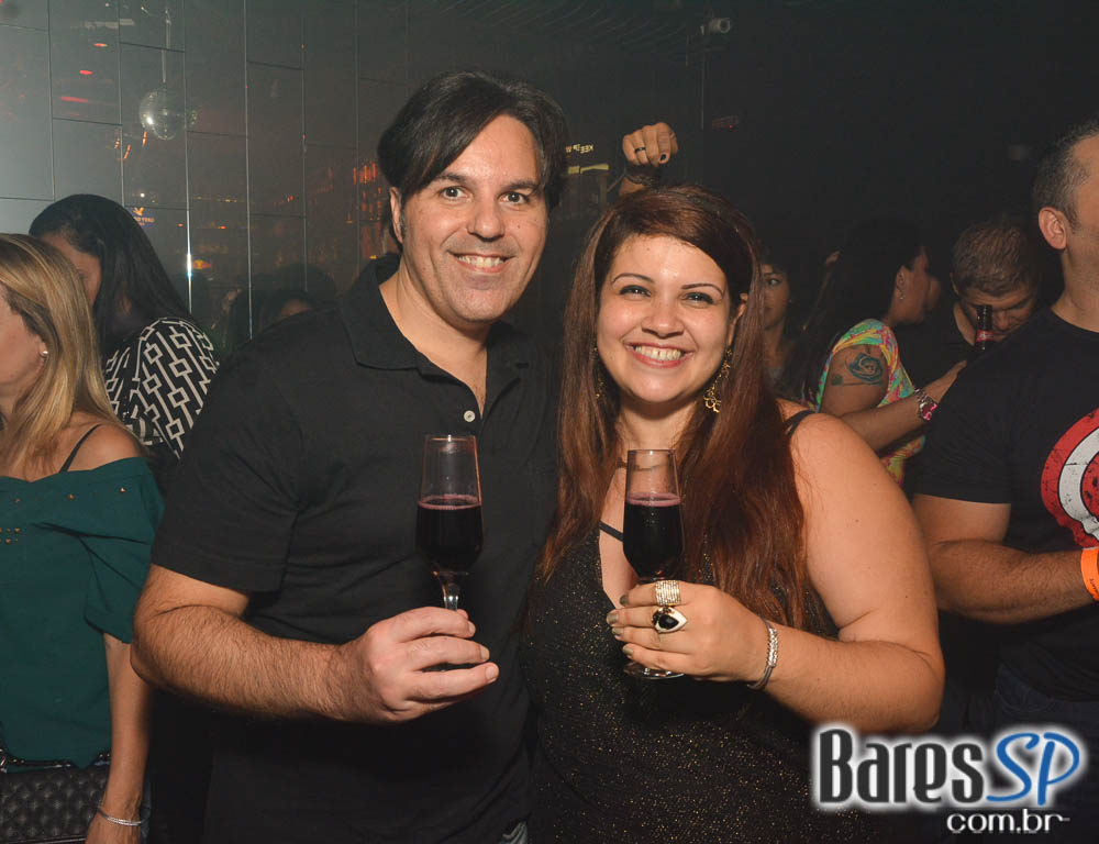 Noite da Cerveja Budweiser agitou a sexta-feira do Akbar Lounge e Disco Noite da Cerveja Budweiser agitou a sexta-feira do Akbar Lounge e Disco