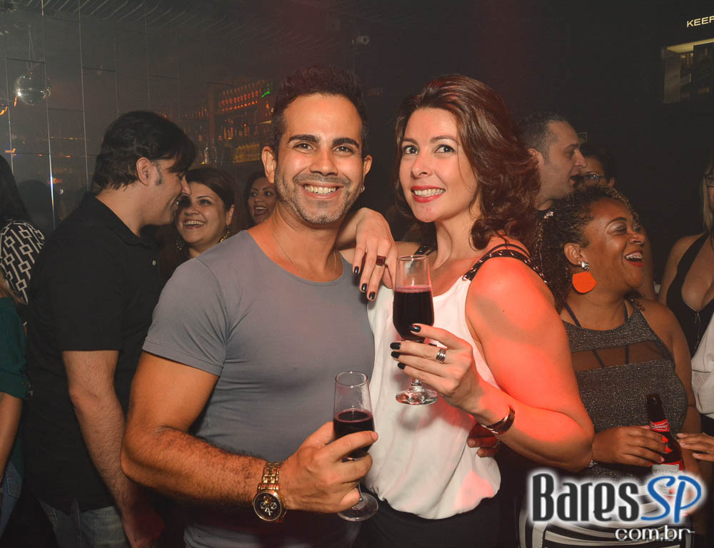 Noite da Cerveja Budweiser agitou a sexta-feira do Akbar Lounge e Disco Noite da Cerveja Budweiser agitou a sexta-feira do Akbar Lounge e Disco