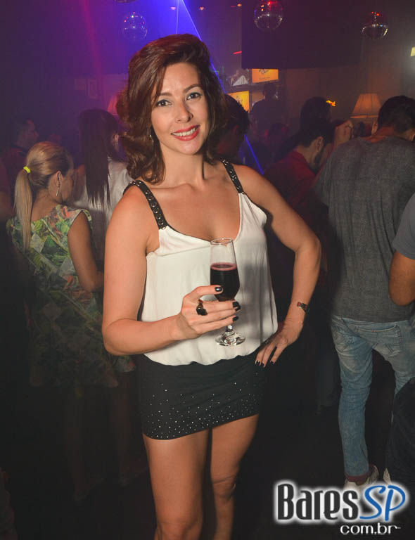 Noite da Cerveja Budweiser agitou a sexta-feira do Akbar Lounge e Disco Noite da Cerveja Budweiser agitou a sexta-feira do Akbar Lounge e Disco