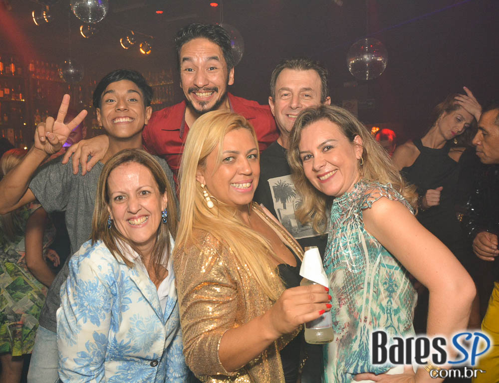 Noite da Cerveja Budweiser agitou a sexta-feira do Akbar Lounge e Disco Noite da Cerveja Budweiser agitou a sexta-feira do Akbar Lounge e Disco