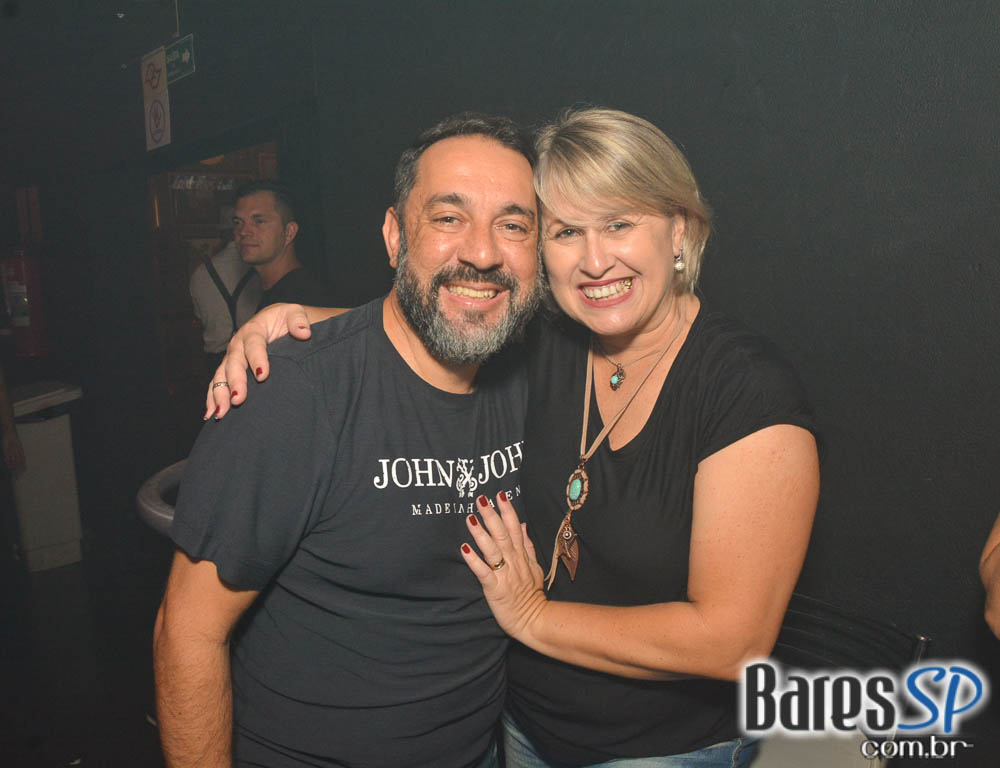 Noite da Cerveja Budweiser agitou a sexta-feira do Akbar Lounge e Disco Noite da Cerveja Budweiser agitou a sexta-feira do Akbar Lounge e Disco