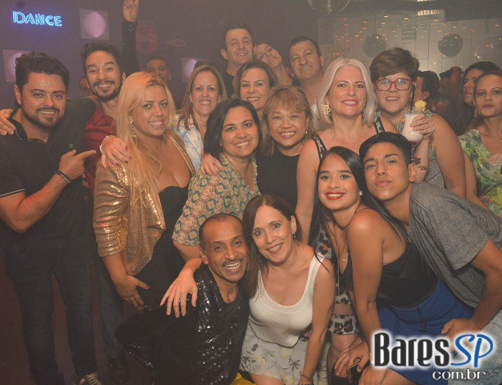 Noite da Cerveja Budweiser agitou a sexta-feira do Akbar Lounge e Disco Noite da Cerveja Budweiser agitou a sexta-feira do Akbar Lounge e Disco