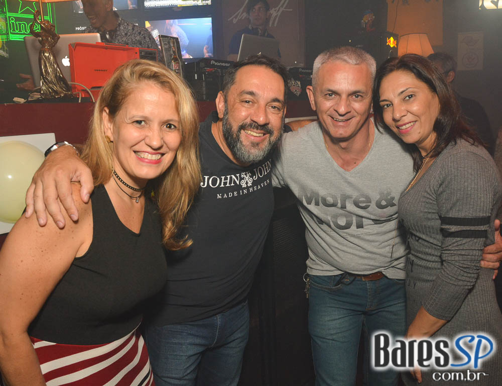 Noite da Cerveja Budweiser agitou a sexta-feira do Akbar Lounge e Disco Noite da Cerveja Budweiser agitou a sexta-feira do Akbar Lounge e Disco