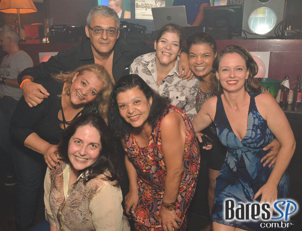 Noite da Cerveja Budweiser agitou a sexta-feira do Akbar Lounge e Disco Noite da Cerveja Budweiser agitou a sexta-feira do Akbar Lounge e Disco