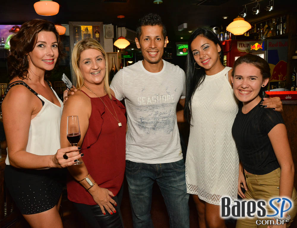 Noite da Cerveja Budweiser agitou a sexta-feira do Akbar Lounge e Disco Noite da Cerveja Budweiser agitou a sexta-feira do Akbar Lounge e Disco