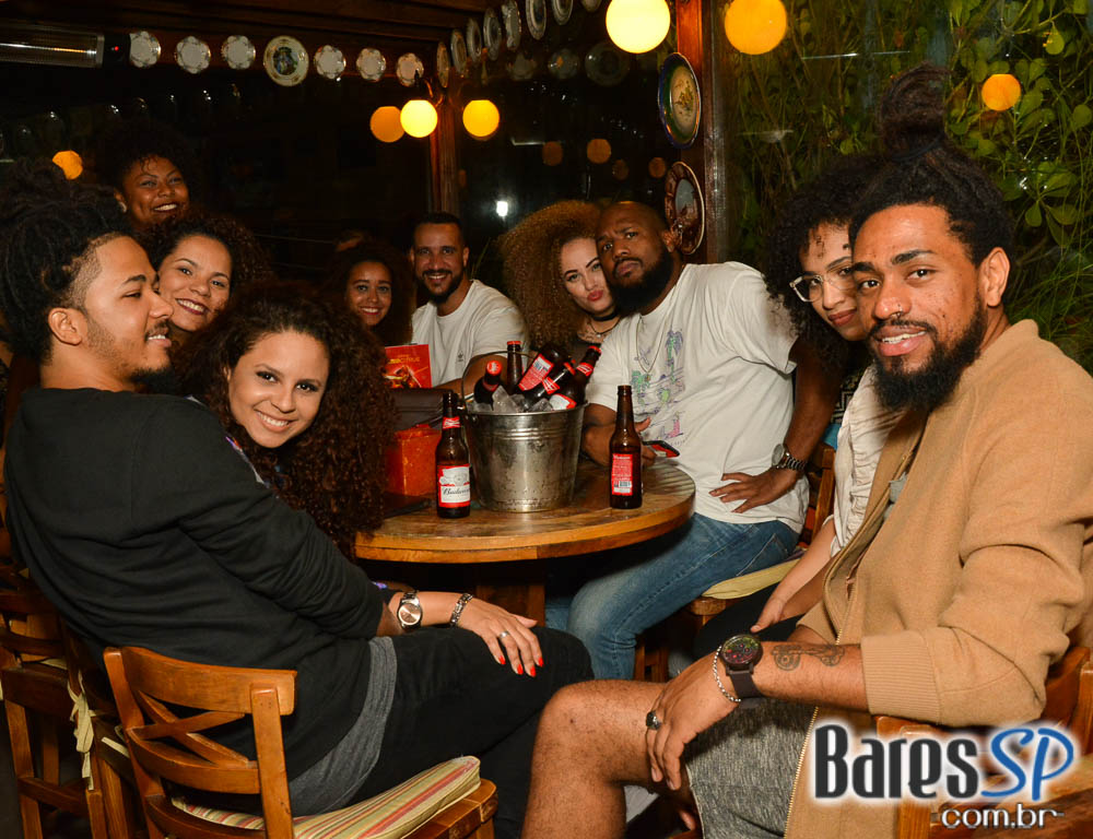 Noite da Cerveja Budweiser agitou a sexta-feira do Akbar Lounge e Disco Noite da Cerveja Budweiser agitou a sexta-feira do Akbar Lounge e Disco