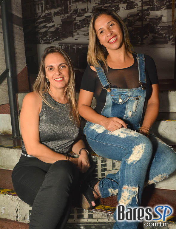 Noite da Cerveja Budweiser agitou a sexta-feira do Akbar Lounge e Disco Noite da Cerveja Budweiser agitou a sexta-feira do Akbar Lounge e Disco