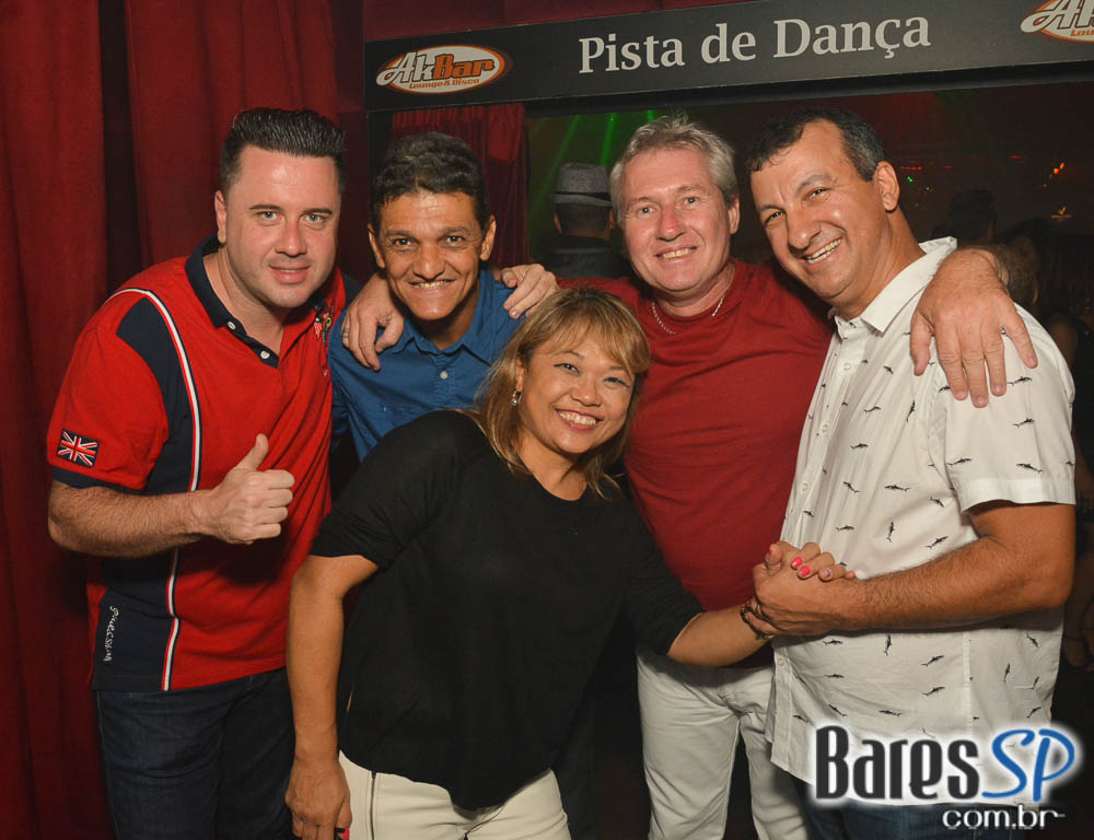 Noite da Cerveja Budweiser agitou a sexta-feira do Akbar Lounge e Disco Noite da Cerveja Budweiser agitou a sexta-feira do Akbar Lounge e Disco