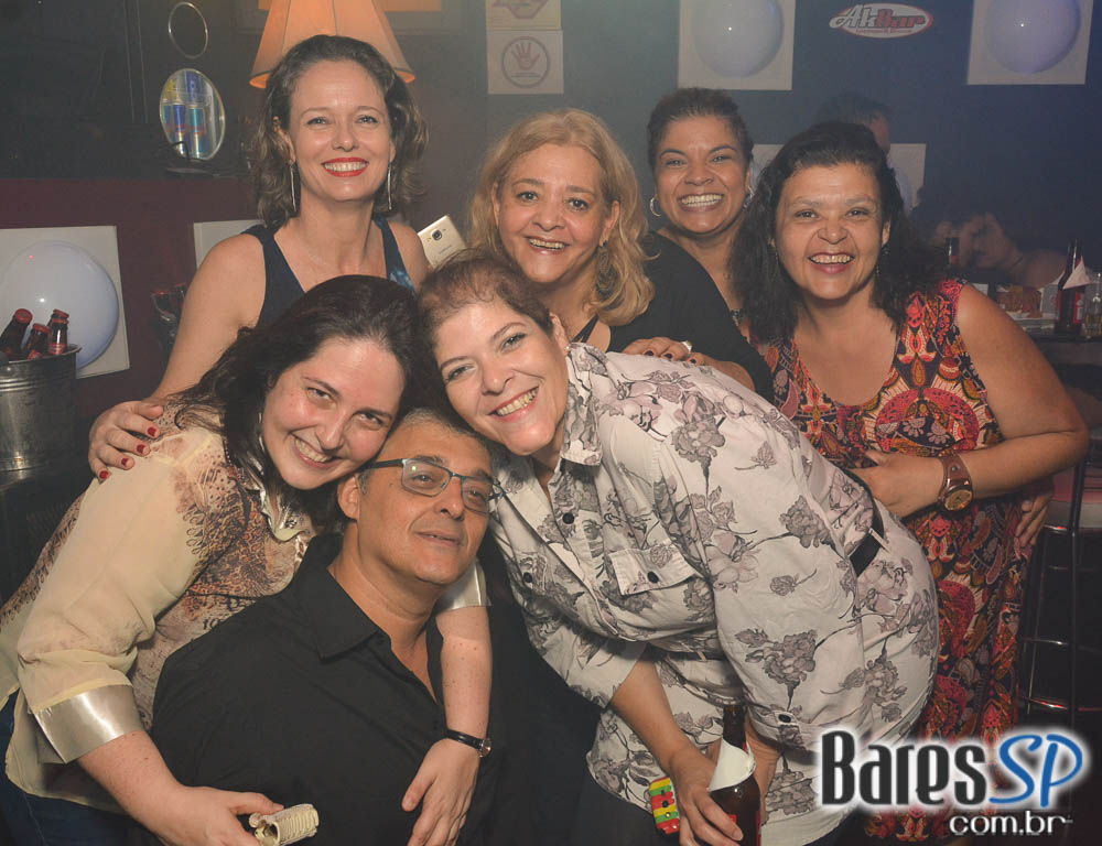 Noite da Cerveja Budweiser agitou a sexta-feira do Akbar Lounge e Disco Noite da Cerveja Budweiser agitou a sexta-feira do Akbar Lounge e Disco