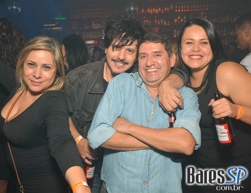 Noite da Cerveja Budweiser agitou a sexta-feira do Akbar Lounge e Disco Noite da Cerveja Budweiser agitou a sexta-feira do Akbar Lounge e Disco