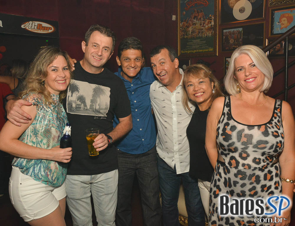 Noite da Cerveja Budweiser agitou a sexta-feira do Akbar Lounge e Disco Noite da Cerveja Budweiser agitou a sexta-feira do Akbar Lounge e Disco