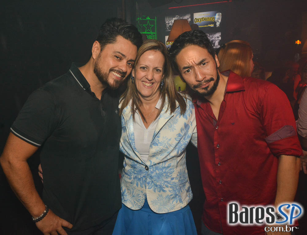 Noite da Cerveja Budweiser agitou a sexta-feira do Akbar Lounge e Disco Noite da Cerveja Budweiser agitou a sexta-feira do Akbar Lounge e Disco