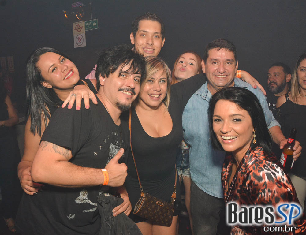 Noite da Cerveja Budweiser agitou a sexta-feira do Akbar Lounge e Disco Noite da Cerveja Budweiser agitou a sexta-feira do Akbar Lounge e Disco