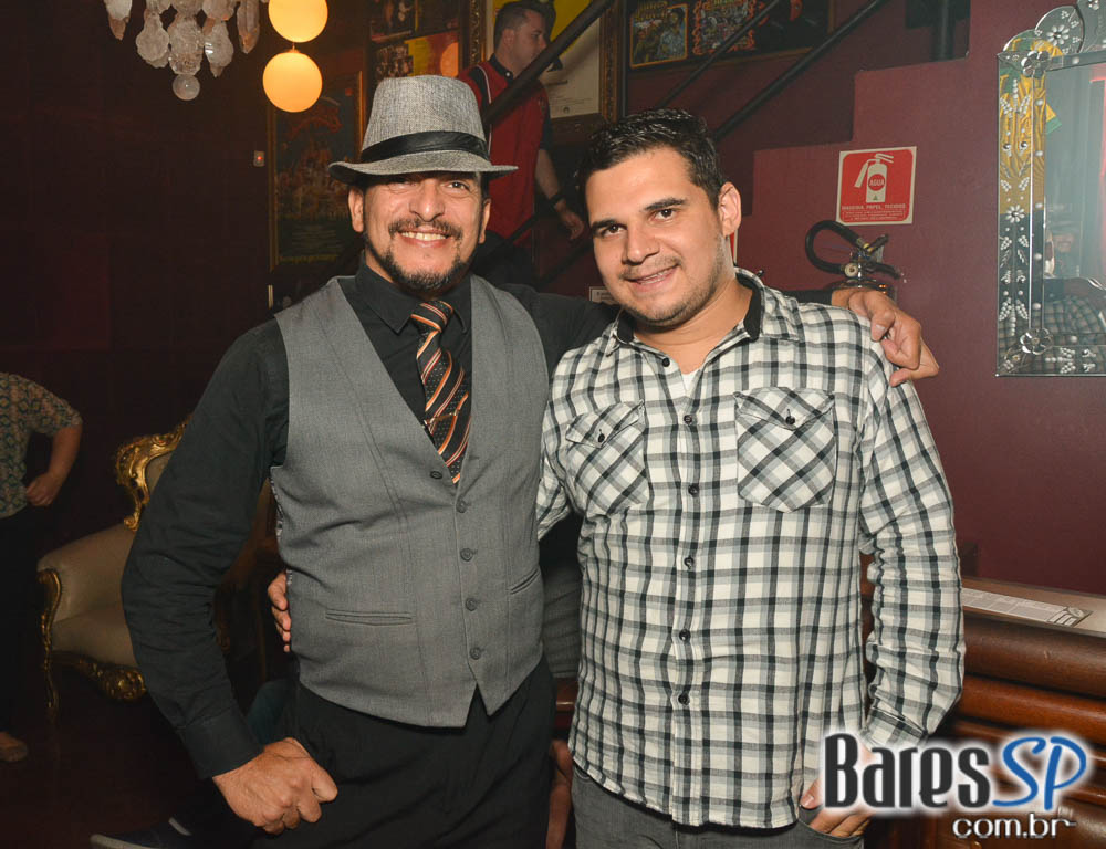 Noite da Cerveja Budweiser agitou a sexta-feira do Akbar Lounge e Disco Noite da Cerveja Budweiser agitou a sexta-feira do Akbar Lounge e Disco