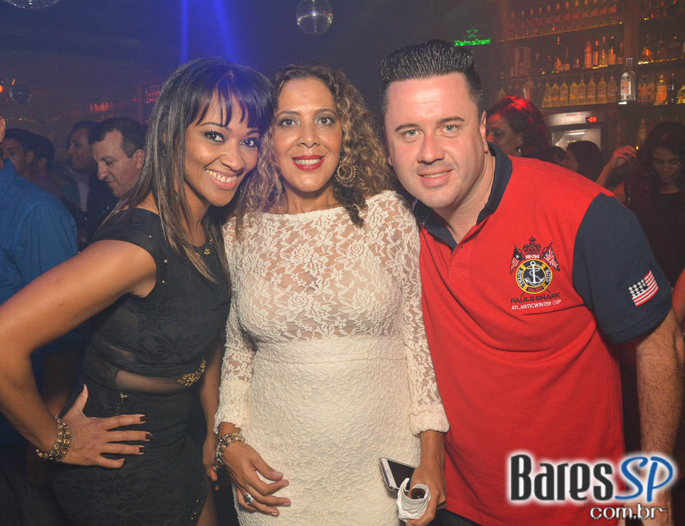 Noite da Cerveja Budweiser agitou a sexta-feira do Akbar Lounge e Disco Noite da Cerveja Budweiser agitou a sexta-feira do Akbar Lounge e Disco