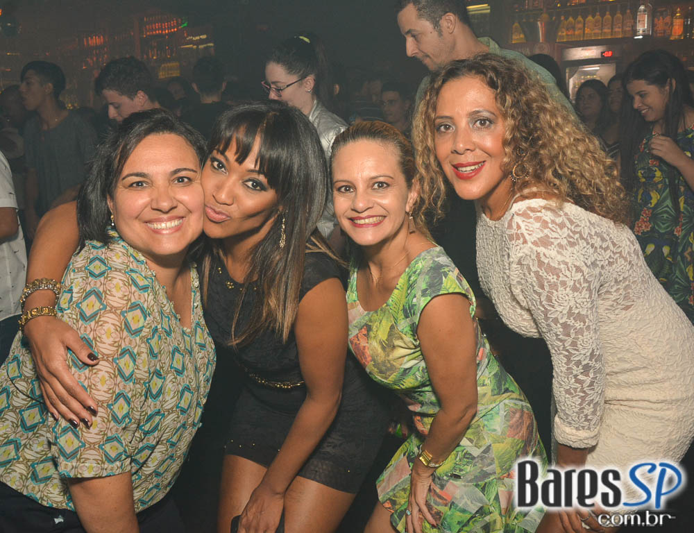 Noite da Cerveja Budweiser agitou a sexta-feira do Akbar Lounge e Disco Noite da Cerveja Budweiser agitou a sexta-feira do Akbar Lounge e Disco