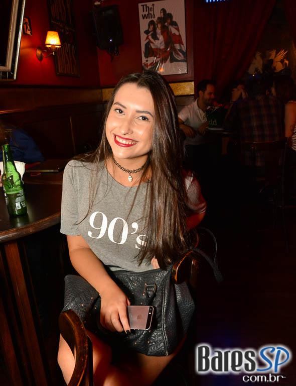 Banda Bubbles comandou a noite com pop rock no Republic Pub Banda Bubbles comandou a noite com pop rock no Republic Pub