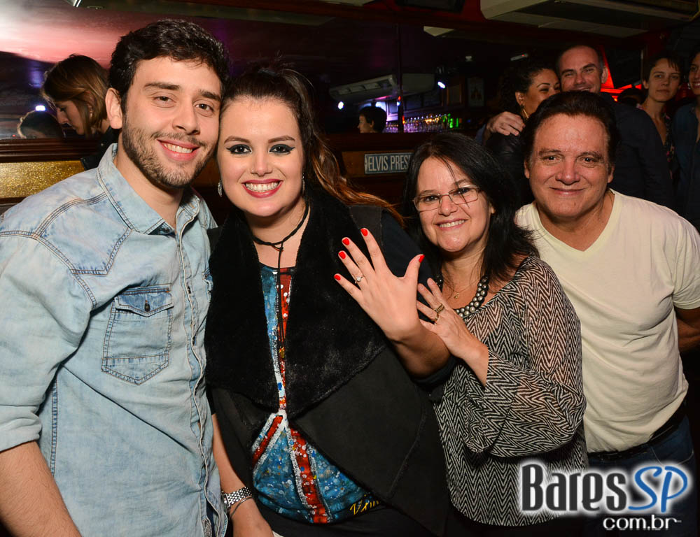 Banda Vih e William Kim agitaram a noite com clássicos do rock no Republic Pub Banda Vih e William Kim agitaram a noite com clássicos do rock no Republic Pub