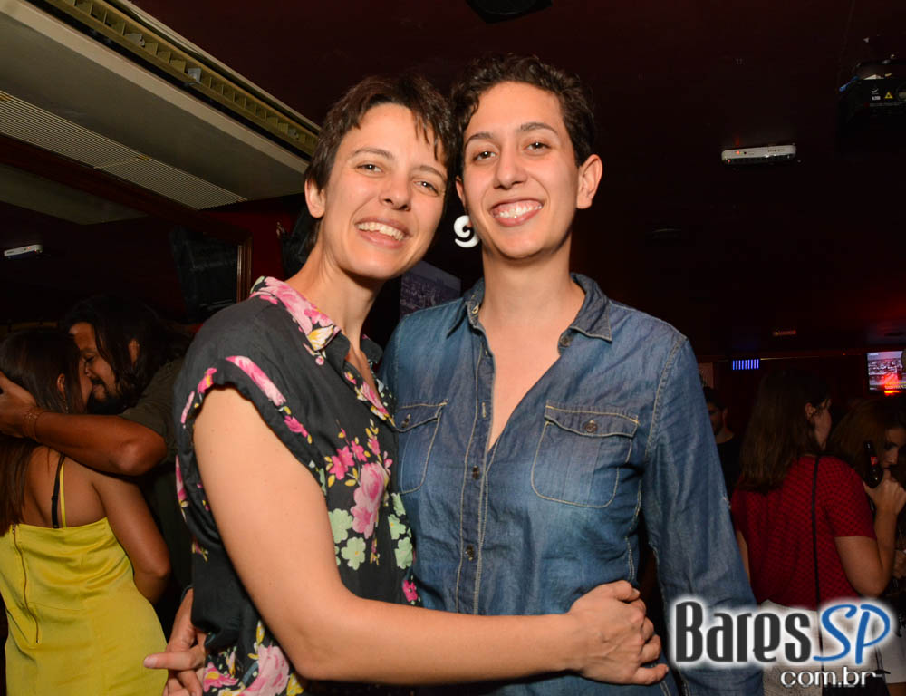 Banda Vih e William Kim agitaram a noite com clássicos do rock no Republic Pub Banda Vih e William Kim agitaram a noite com clássicos do rock no Republic Pub