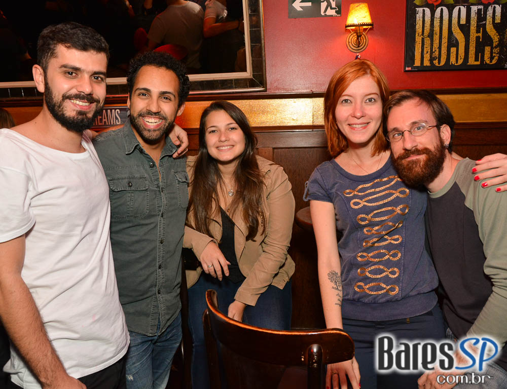 Banda Vih e William Kim agitaram a noite com clássicos do rock no Republic Pub Banda Vih e William Kim agitaram a noite com clássicos do rock no Republic Pub