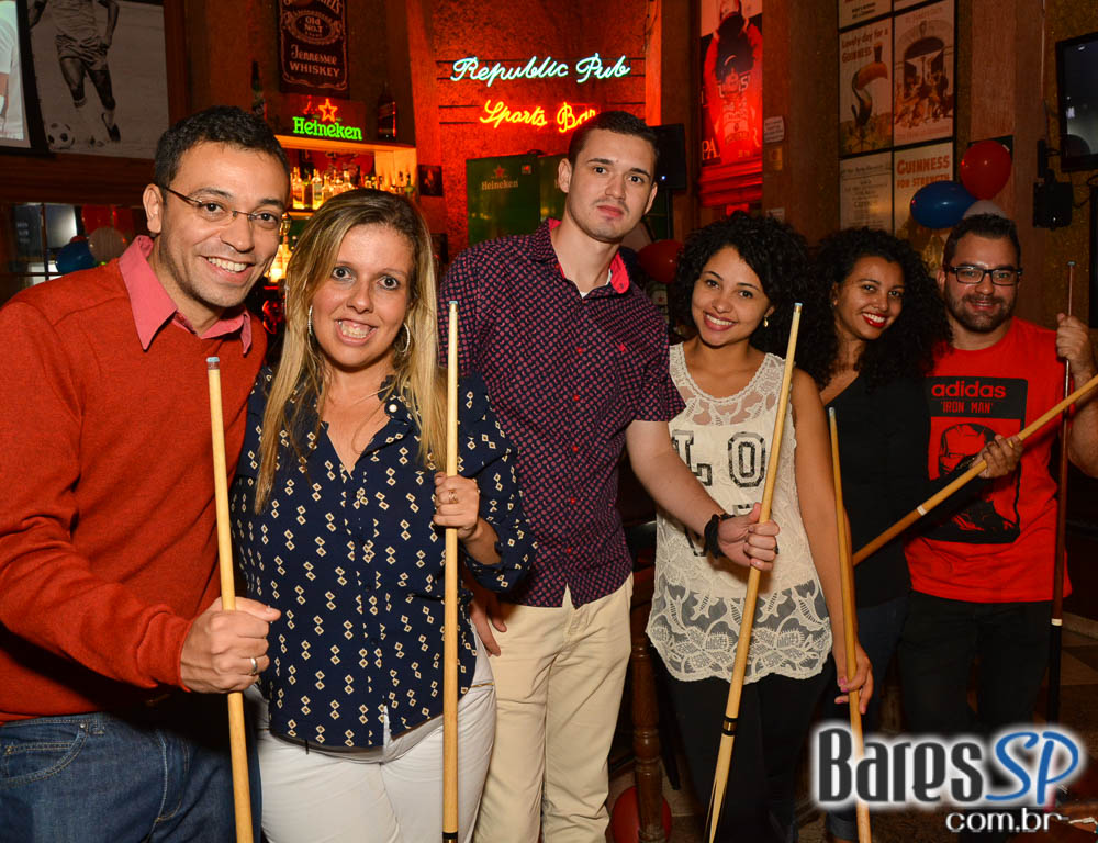 Banda Vih e William Kim agitaram a noite com clássicos do rock no Republic Pub Banda Vih e William Kim agitaram a noite com clássicos do rock no Republic Pub