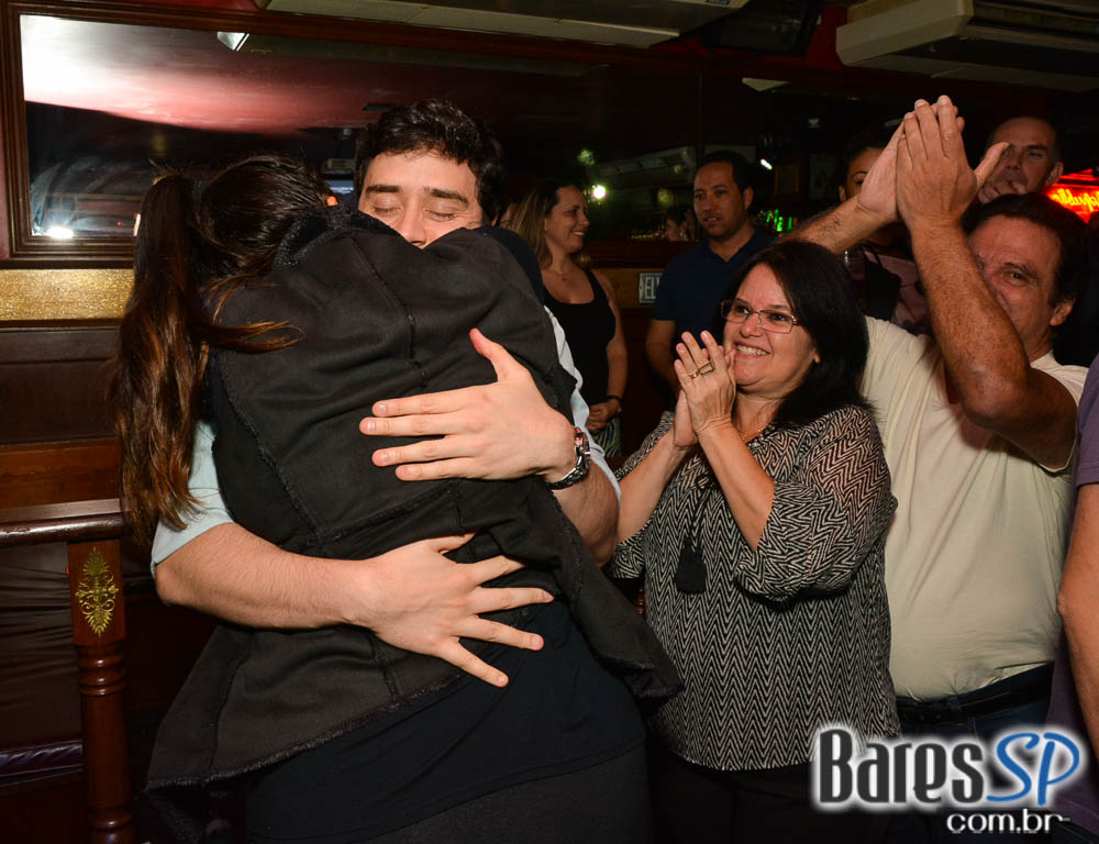 Banda Vih e William Kim agitaram a noite com clássicos do rock no Republic Pub Banda Vih e William Kim agitaram a noite com clássicos do rock no Republic Pub