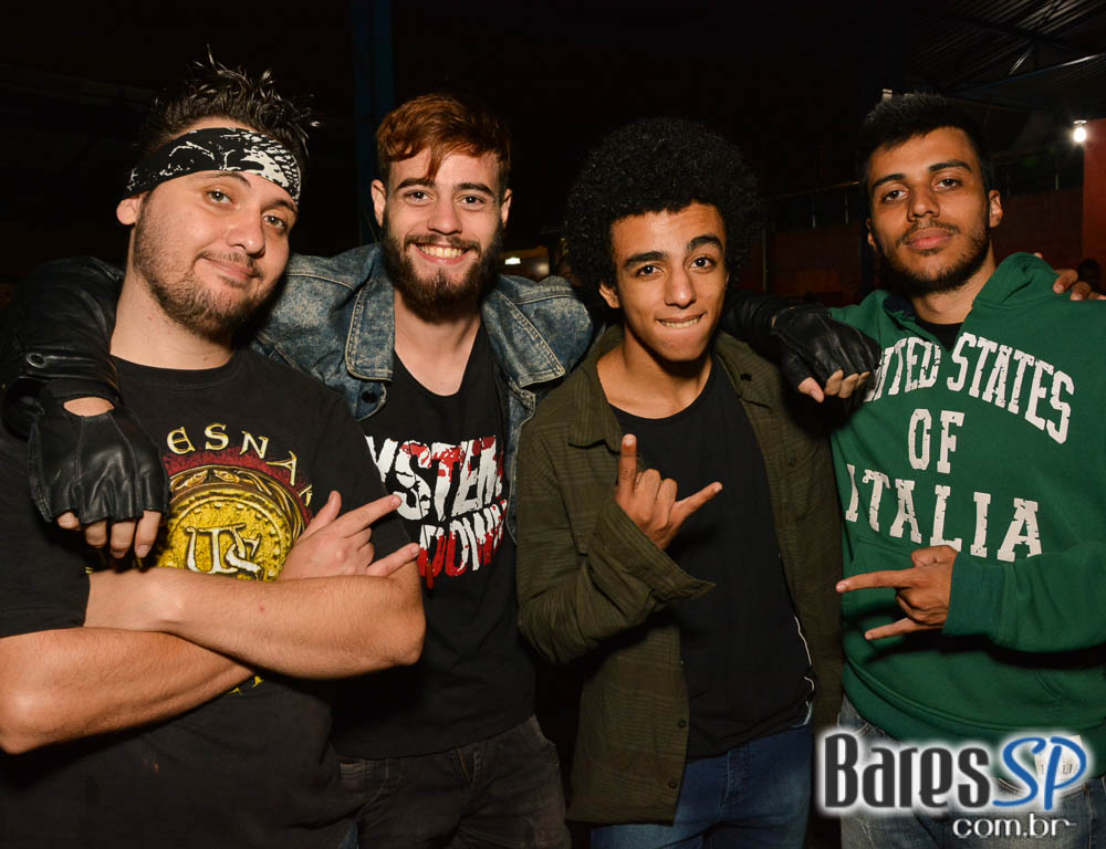 Covers com as bandas Ozzmozzy, Steel Tormentor, Master Piece e Eletric Eye animaram a noite do Aquarius Rock Bar Covers com as bandas Ozzmozzy, Steel Tormentor, Master Piece e Eletric Eye animaram a noite do Aquarius Rock Bar
