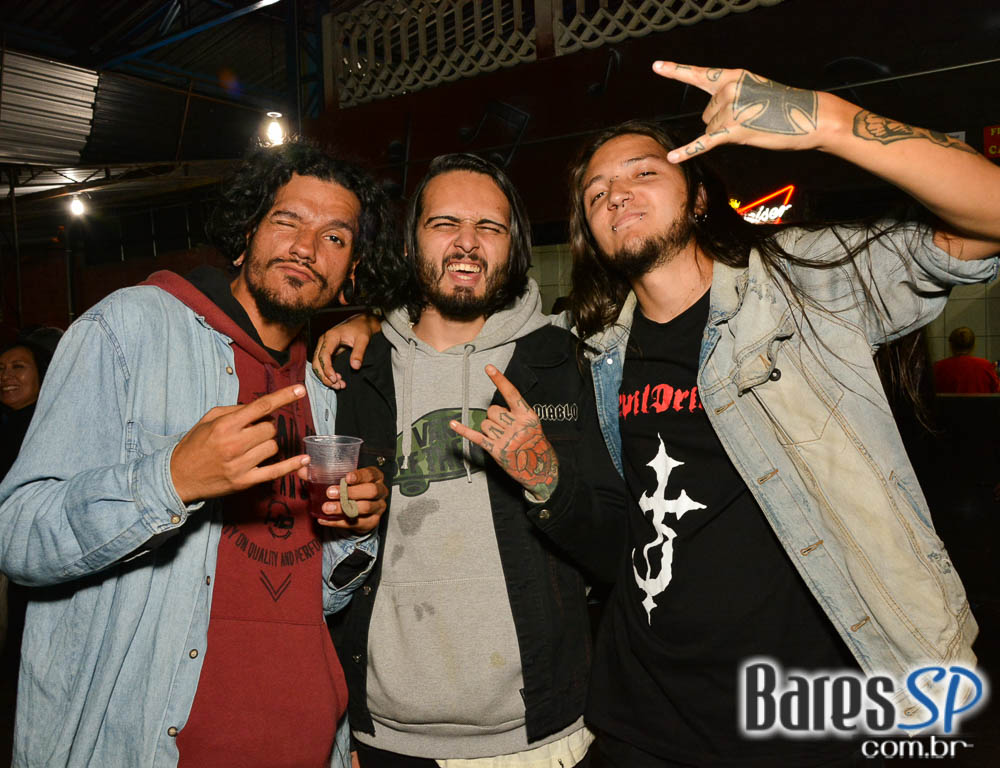 Covers com as bandas Ozzmozzy, Steel Tormentor, Master Piece e Eletric Eye animaram a noite do Aquarius Rock Bar Covers com as bandas Ozzmozzy, Steel Tormentor, Master Piece e Eletric Eye animaram a noite do Aquarius Rock Bar