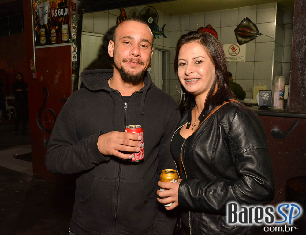 Covers com as bandas Ozzmozzy, Steel Tormentor, Master Piece e Eletric Eye animaram a noite do Aquarius Rock Bar Covers com as bandas Ozzmozzy, Steel Tormentor, Master Piece e Eletric Eye animaram a noite do Aquarius Rock Bar