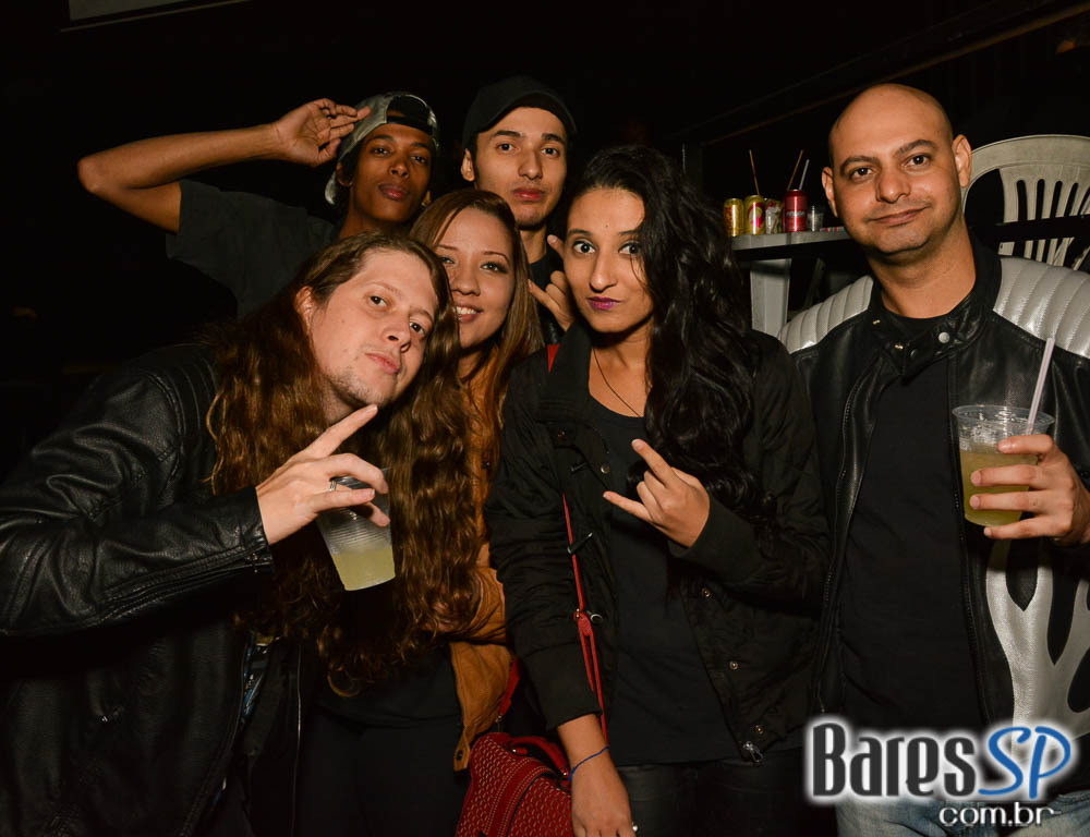 Covers com as bandas Ozzmozzy, Steel Tormentor, Master Piece e Eletric Eye animaram a noite do Aquarius Rock Bar Covers com as bandas Ozzmozzy, Steel Tormentor, Master Piece e Eletric Eye animaram a noite do Aquarius Rock Bar