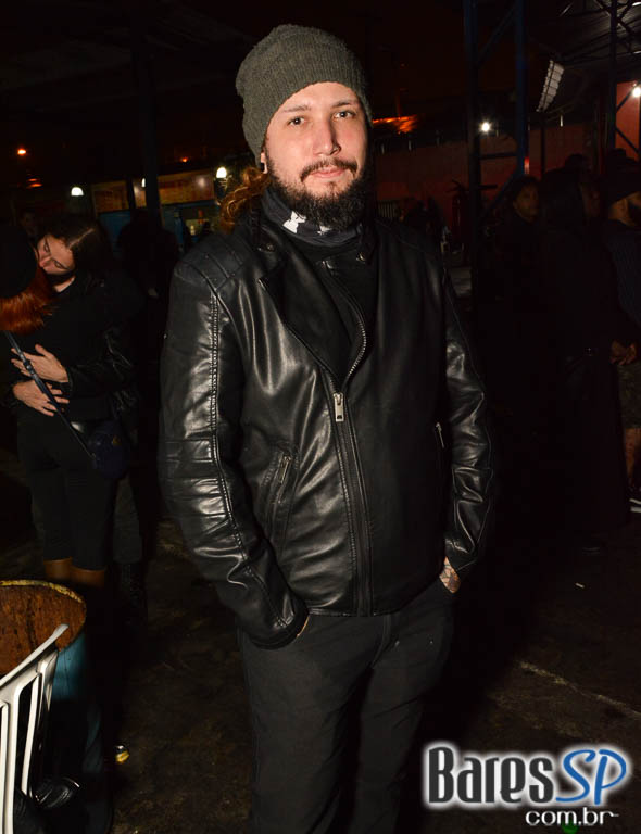 Covers com as bandas Ozzmozzy, Steel Tormentor, Master Piece e Eletric Eye animaram a noite do Aquarius Rock Bar Covers com as bandas Ozzmozzy, Steel Tormentor, Master Piece e Eletric Eye animaram a noite do Aquarius Rock Bar